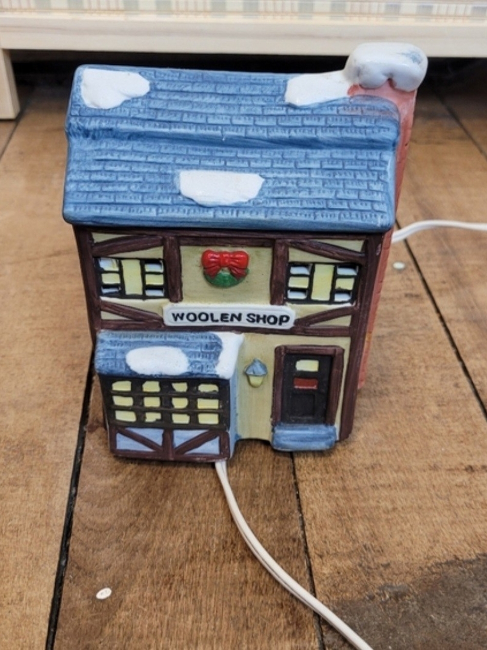 Vintage National Rennoc Americana Woolen Shop Lighted Holiday House